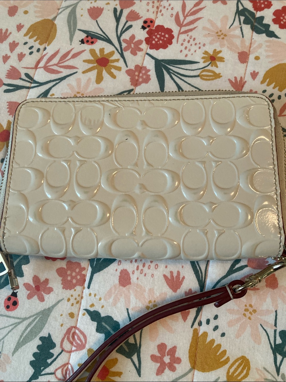 Coach Ivory Patent Leather Wristlet Wallet perfect for Falπ¦βπ₯π¦βπ₯πππ»π»ππ - Picture 2 of 10